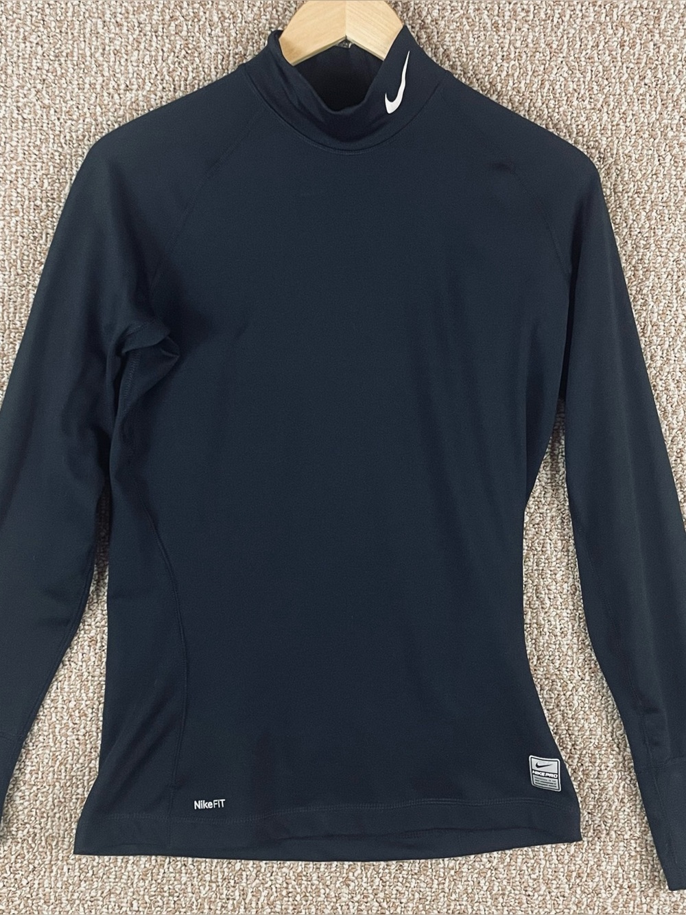 Nike Pro Shirt Womens M Black Long Sleeve Athletic NikeFIT Compression Top D8